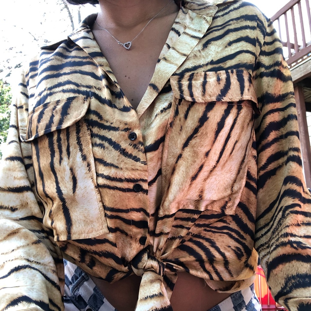 Zara tiger striped double pocket blouse